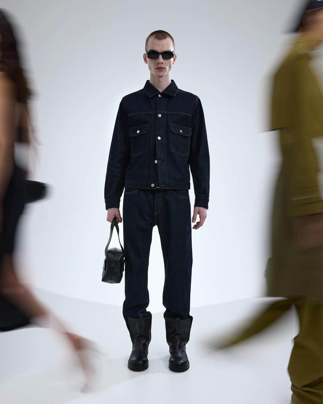 ヘルムート ラングのインスタグラム：「HELMUT LANG S/S 2023 COLLECTION - New York, N.Y. WWW.HELMUTLANG.COM」