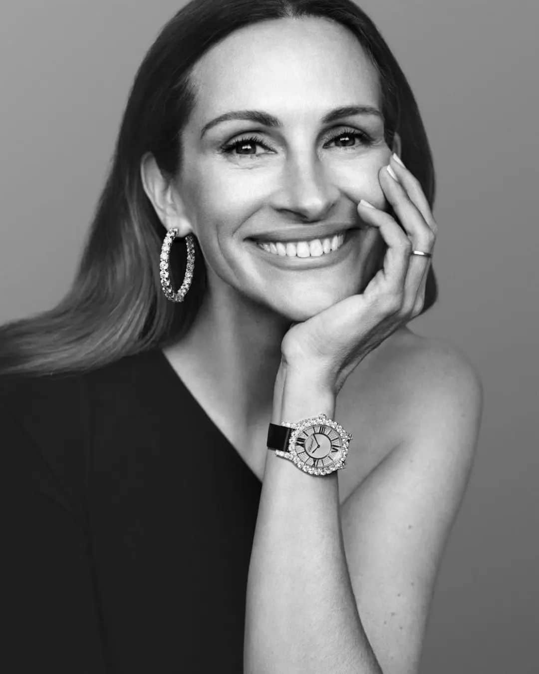 ジュリア・ロバーツ（ファンアカウント）のインスタグラム：「Julia Roberts for Chopard (2023). 🌹」