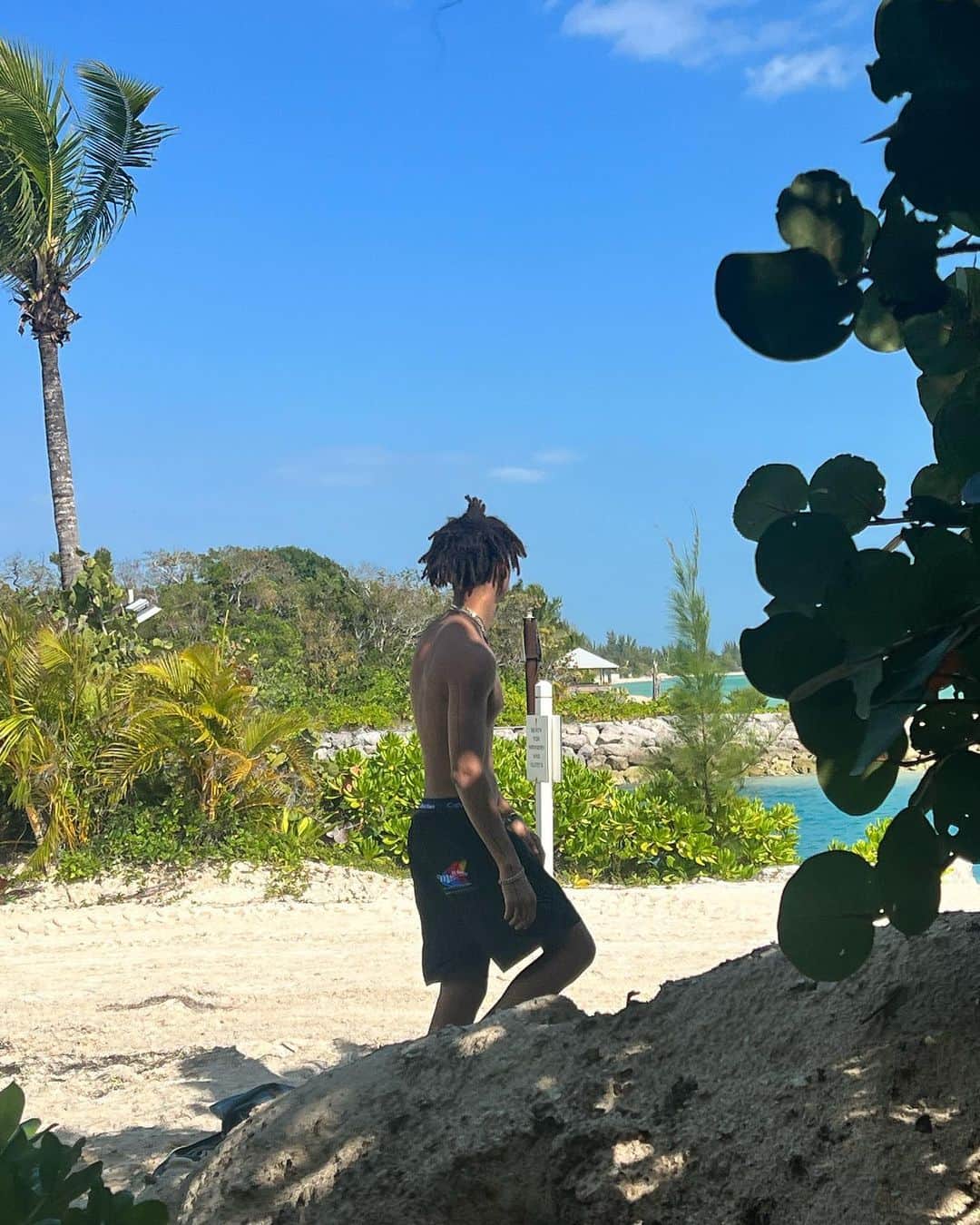 ジェイデン・スミスさんのインスタグラム写真 - (ジェイデン・スミスInstagram)「Finally Made It To The Beach. 🌈 Trippy Summer Adventure #3458」3月18日 4時38分 - c.syresmith