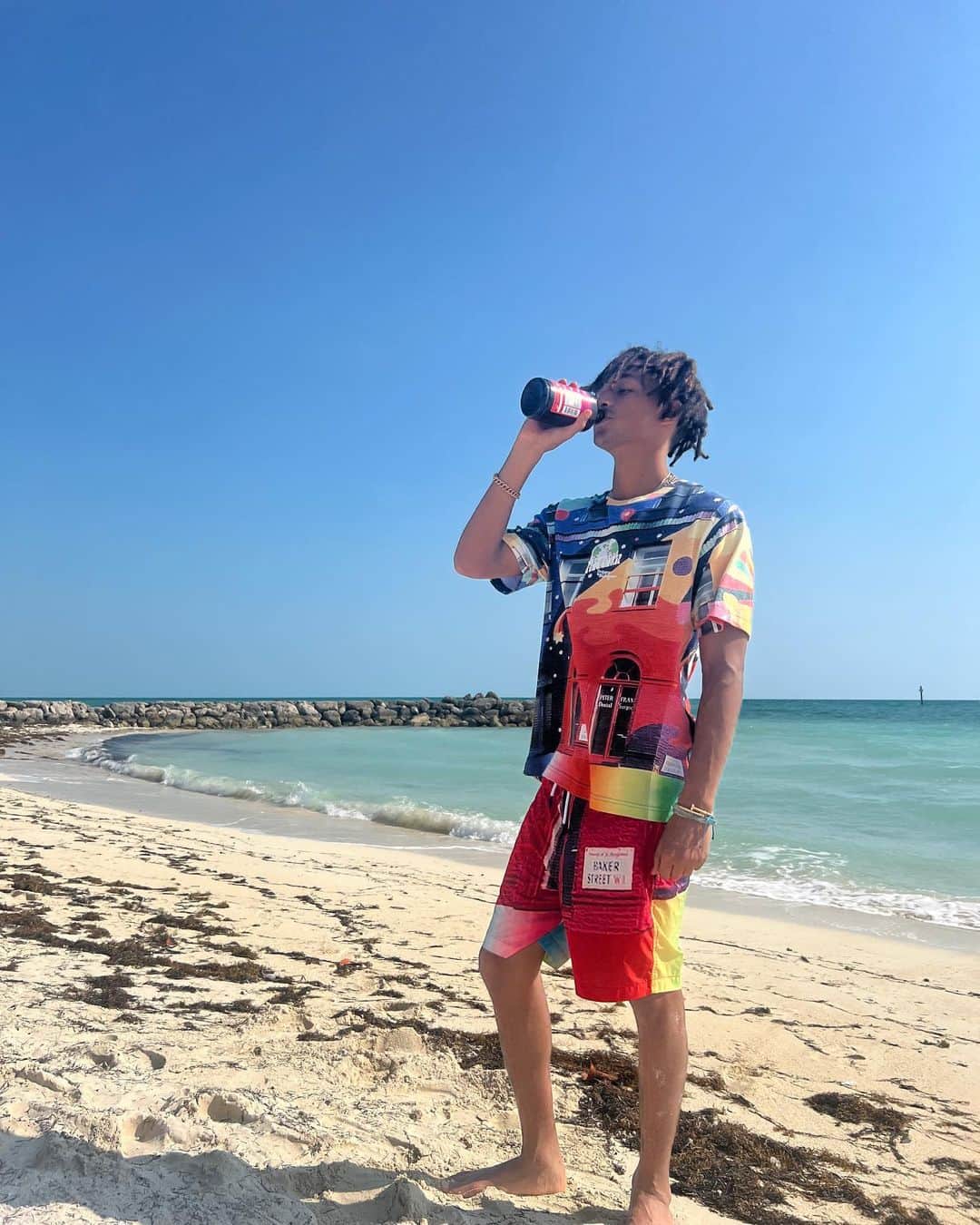 ジェイデン・スミスさんのインスタグラム写真 - (ジェイデン・スミスInstagram)「Finally Made It To The Beach. 🌈 Trippy Summer Adventure #3458」3月18日 4時38分 - c.syresmith