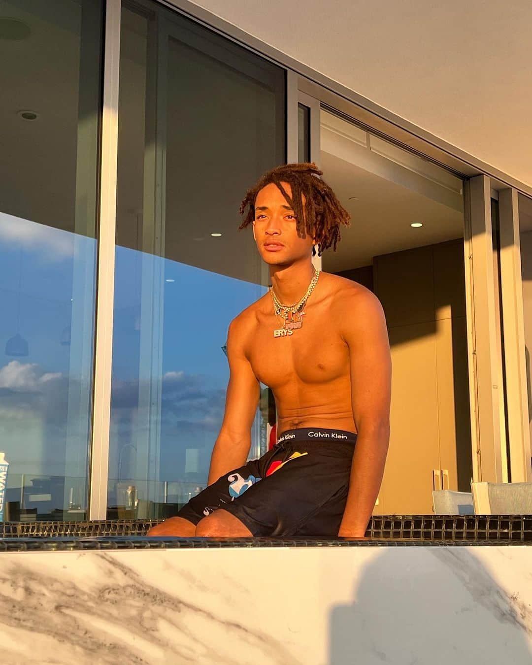 ジェイデン・スミスさんのインスタグラム写真 - (ジェイデン・スミスInstagram)「Finally Made It To The Beach. 🌈 Trippy Summer Adventure #3458」3月18日 4時38分 - c.syresmith