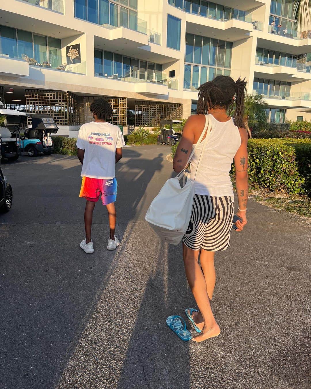 ジェイデン・スミスさんのインスタグラム写真 - (ジェイデン・スミスInstagram)「Finally Made It To The Beach. 🌈 Trippy Summer Adventure #3458」3月18日 4時38分 - c.syresmith