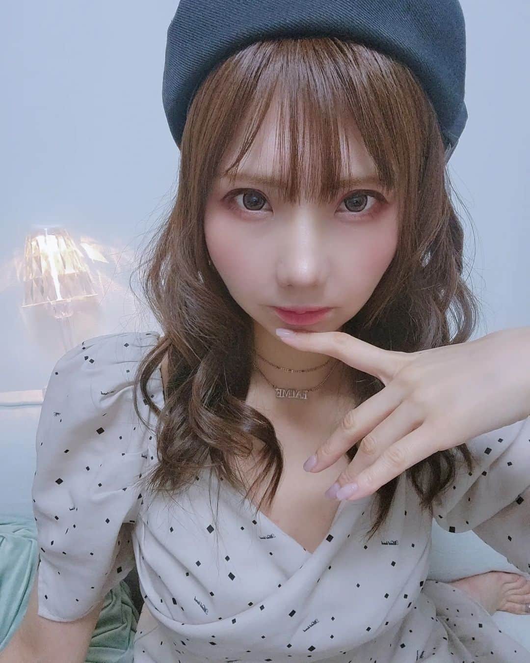 のインスタグラム：「益若つばさちゃんメイクをしてみたよ😈♥ @tsubasamasuwaka  下まつげは書いてまゆげは並行 チークの位置も高めにしてみました♥ ハイライトもポイントで強めにして涙袋もかきました♥  メイク用品💄#CandyDoll 服👗#eatme   動画はTikTokにあげました✨」