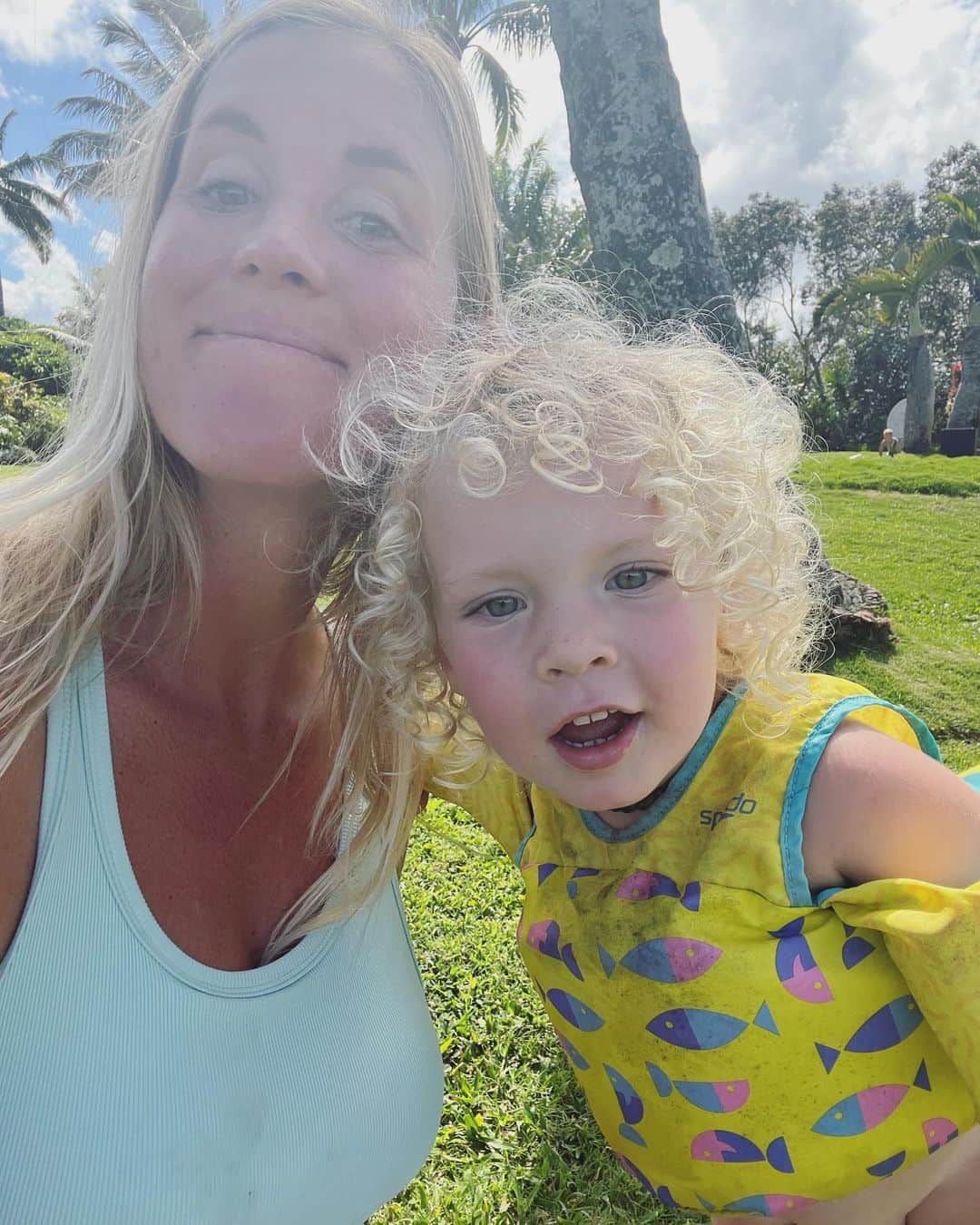 のインスタグラム：「STOKED💛🤗😃 The fun lately has been sooo epic!!!」