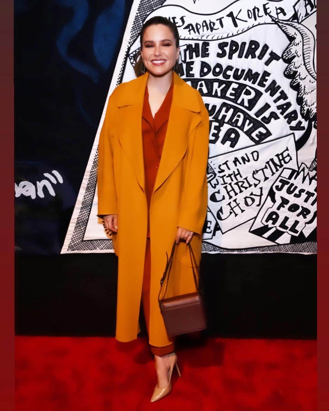 ソフィア・ブッシュさんのインスタグラム写真 - (ソフィア・ブッシュInstagram)「I can’t believe it’s been a week since this perfect night with #ad @womeninfilmla and my friends @johnniewalkerus at the #WIFOscars Party! It is a JOY to celebrate the incredible women in film, and I am still buzzing from the energy in that room. What a moment, toasting 65 (sixty five!!!) women nominees this year. I got to catch up with friends, listen to the nominees speak, and check out the gorgeous @johnniewalkerus First Strides carpet. It’s a living tribute to some of our women trailblazers who have paved the way, ensuring that we and future generations of women can be supported in the arts, and walk the carpet to celebrate our work! Want to learn more about supporting women in the film industry and how you can do your part? Start by watching and discover women made films by visiting www.johnniewalker.com/firststrides. #FirstStrides」3月18日 5時04分 - sophiabush
