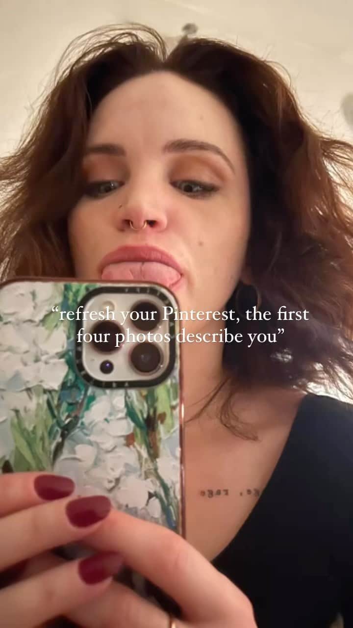 リンジー・ピアースのインスタグラム：「I feel very supported by my Pinterest lately」