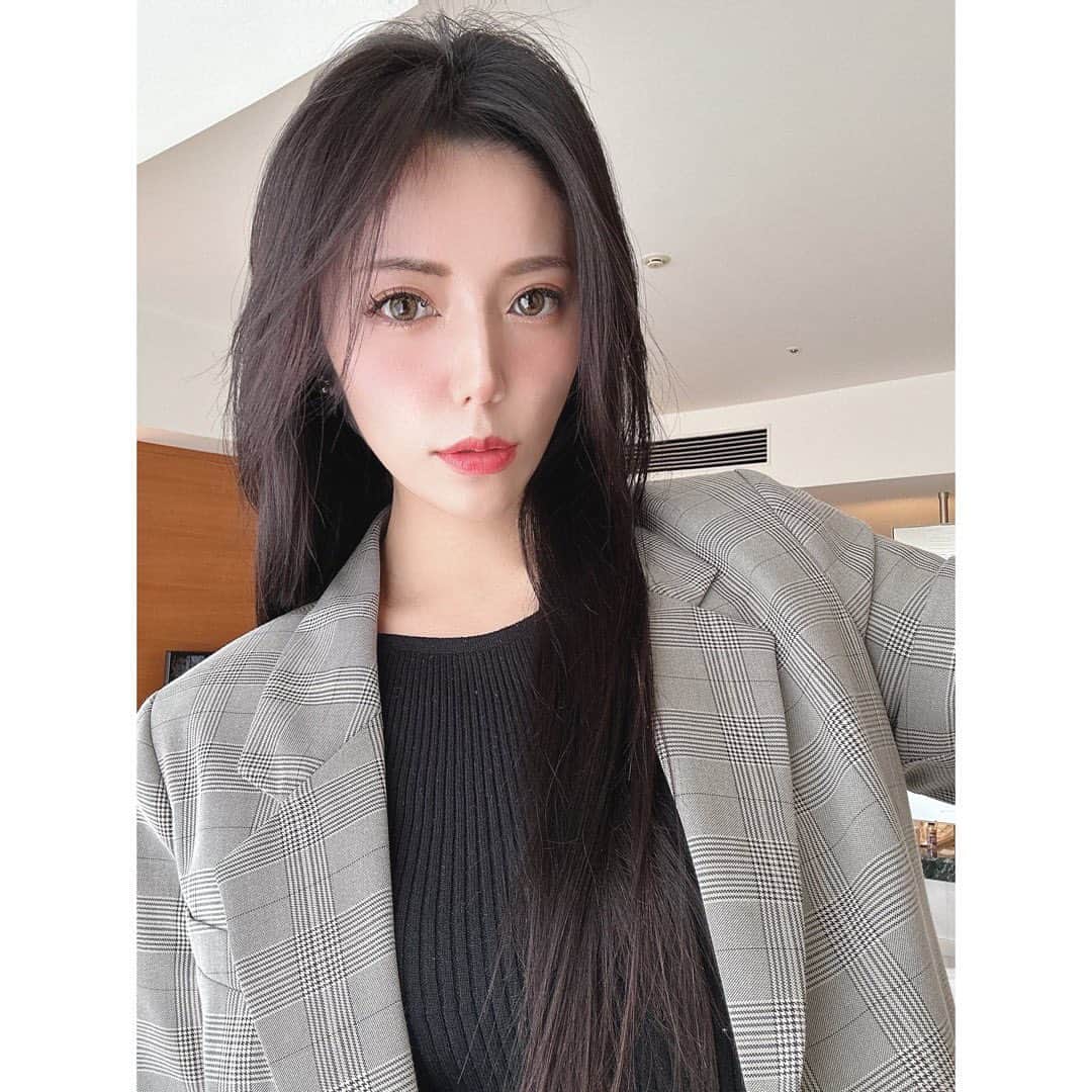 箕田 みなみのインスタグラム：「🖤🖤🖤」