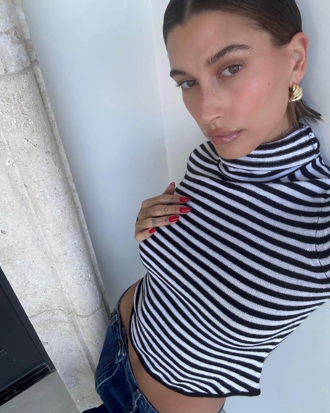 ハイレイ・ロード・ボールドウィンのインスタグラム：「👂🏼」