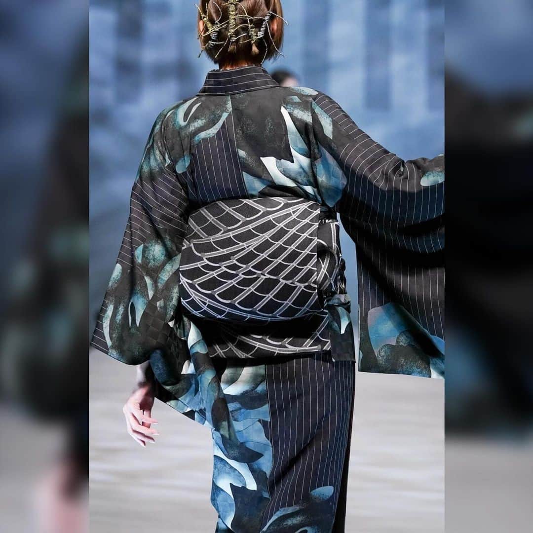 源崎トモエさんのインスタグラム写真 - (源崎トモエInstagram)「JOTARO SAITO kimono style collection  Rakuten Fashion Week TOKYO 2023 A/W  夢幻 ゆめまぼろし  #jotarosaito #斉藤上太郎  #kimono #kimonostyle #着物 #fashion #tokyocollection  #rakutenfashionweektokyo  #rakutenfwt」3月18日 8時42分 - ggeenn1119