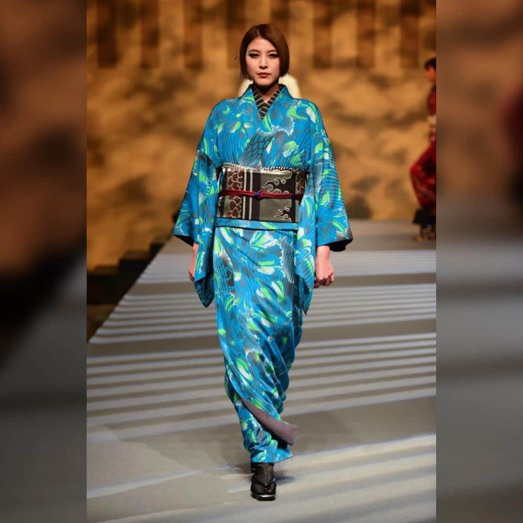 源崎トモエさんのインスタグラム写真 - (源崎トモエInstagram)「JOTARO SAITO kimono style collection  Rakuten Fashion Week TOKYO 2023 A/W  夢幻 ゆめまぼろし  #jotarosaito #斉藤上太郎  #kimono #kimonostyle #着物 #fashion #tokyocollection  #rakutenfashionweektokyo  #rakutenfwt」3月18日 8時42分 - ggeenn1119