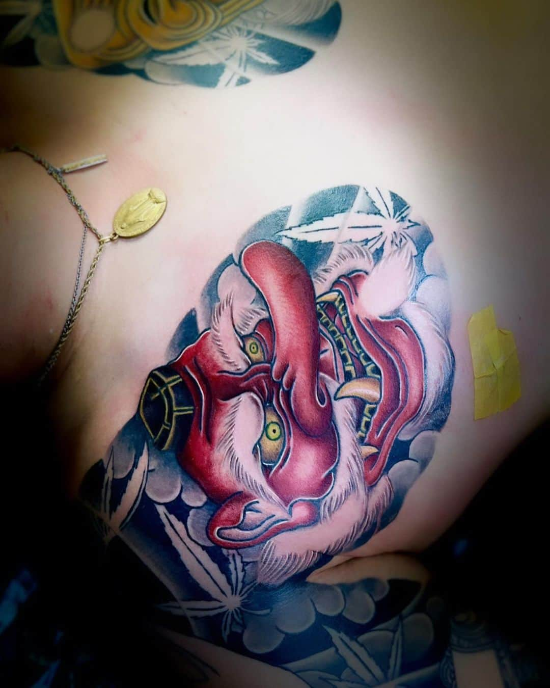 彫音reemisamaのインスタグラム：「#天狗 #刺青 #tattoo #和彫り #洋彫り #アートメイク #女彫師 #彫師 #八王子 #東京 #神奈川 #相模原 #Japanesetattoo  #irezumi #tattoogirl #彫音 #ガールズタトゥー #hiphop #Chicano #ワンポイント  #関東 #realstictattoo #刺青女子」