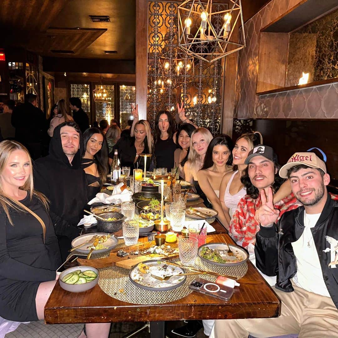 Tianna Gregoryさんのインスタグラム写真 - (Tianna GregoryInstagram)「Had the best bday with my amazing friends. Thank you guys for making me feel so loved! Truly so blessed for everyone of you. ❤️ @tocamadera 🌮」3月18日 9時55分 - tiannag