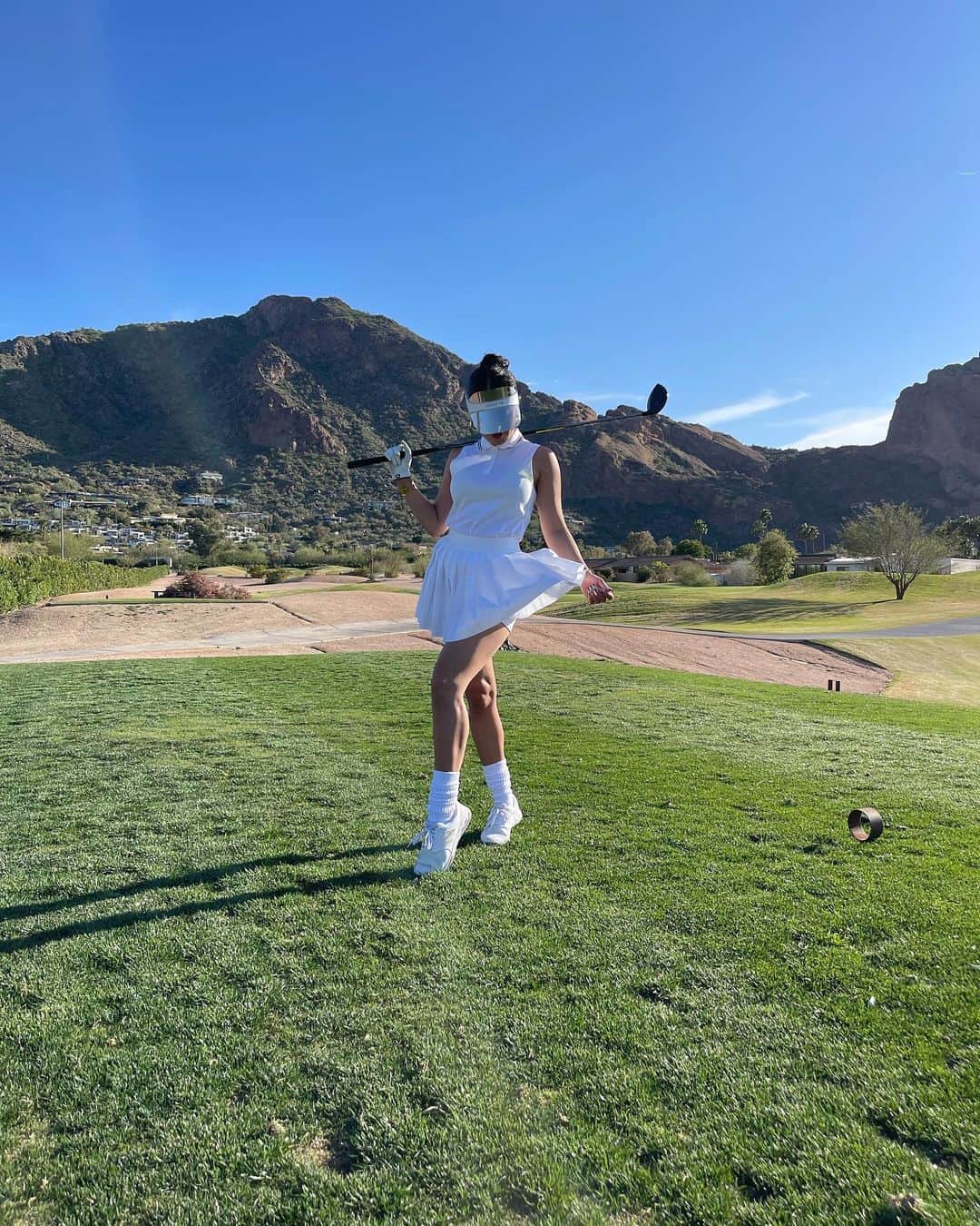 ヴァネッサ・ハジェンズさんのインスタグラム写真 - (ヴァネッサ・ハジェンズInstagram)「Golf but make it fashion.」3月18日 10時19分 - vanessahudgens