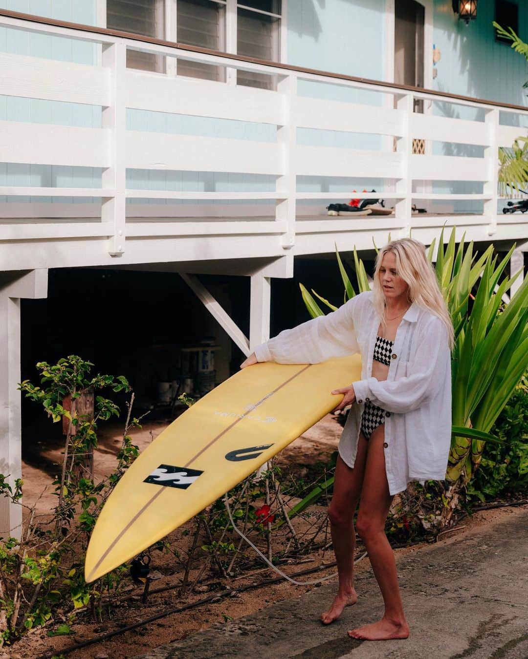 ローラ・エンバーのインスタグラム：「big boards out to play ⚡️  winter morning in ft @billabongwomens @dylanshapes by @giulia.avilaa」