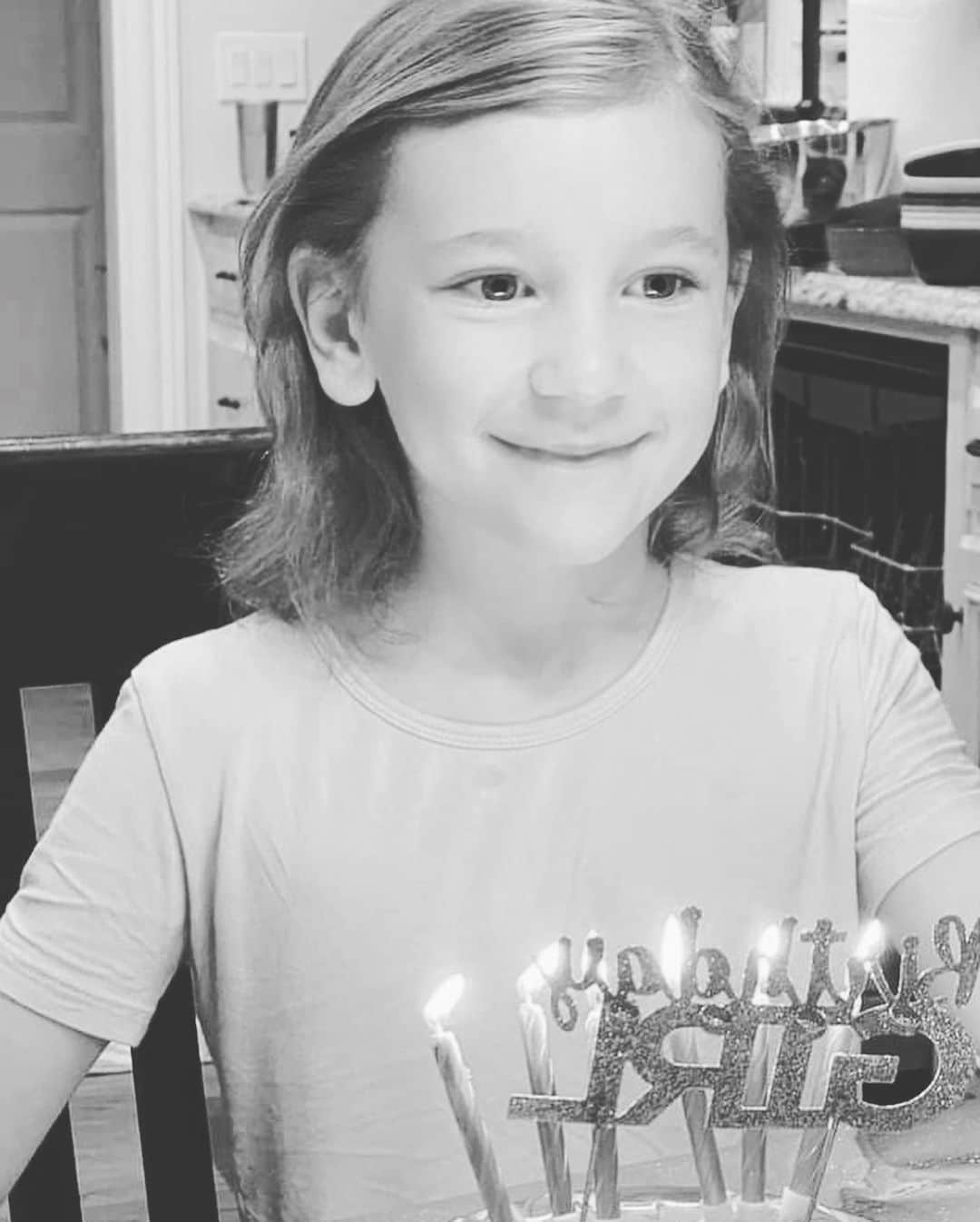 ブラッド・グザンさんのインスタグラム写真 - (ブラッド・グザンInstagram)「Happy 6th birthday to our first baby girl! You are so kind, beautiful, silly and have a heart of gold!  We love you so much Emerson! Our St.Patrick’s Day girl! 🍀❤️☘️🎂」3月18日 10時32分 - bguzan