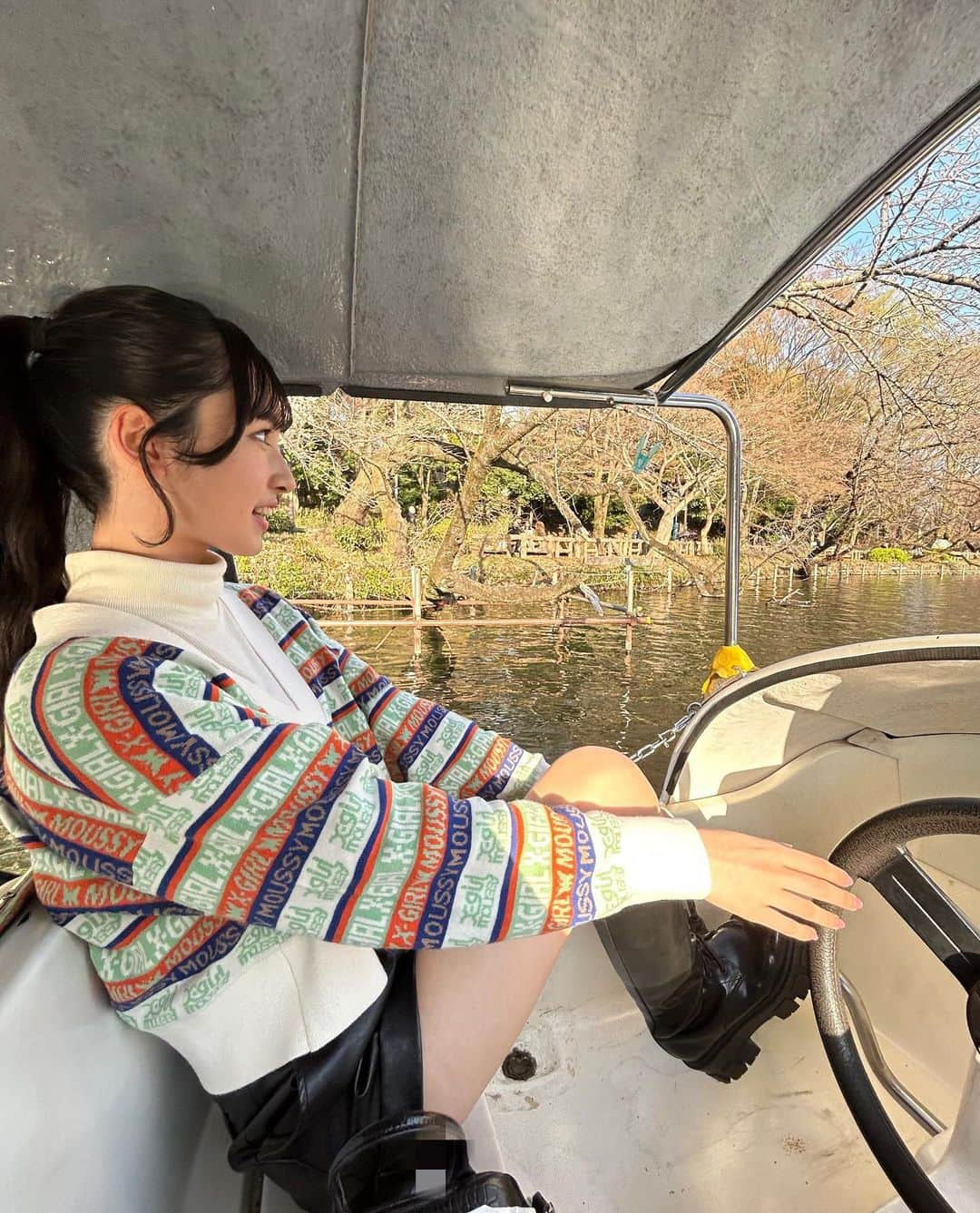 川原美杏さんのインスタグラム写真 - (川原美杏Instagram)「スワンボート小さい頃から大好き！！🦢  この日はお友達と食べ放題行ってからスワンボートに乗ったのでいい運動になりました(*^^*)  #ニコラ #ニコモ #nicola #ニコラ4月号発売中 #川原美杏」3月18日 17時30分 - kawahara_mian_official