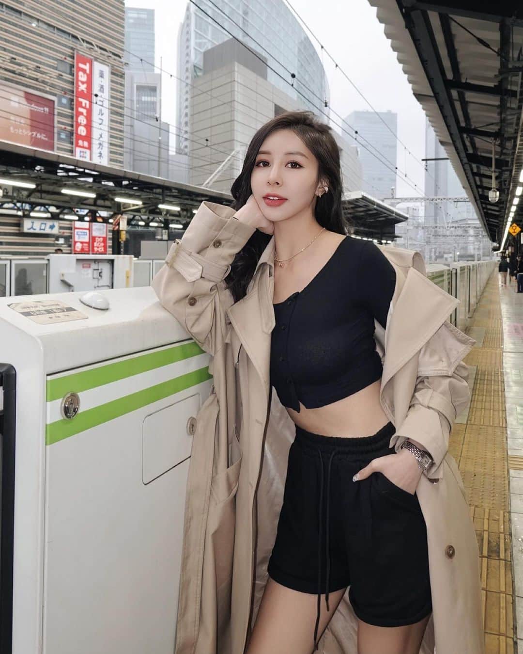 リタ（瑞塔兒）のインスタグラム：「東京日常🇯🇵 最喜歡自由行～隨意搭地鐵走走逛逛♥️」