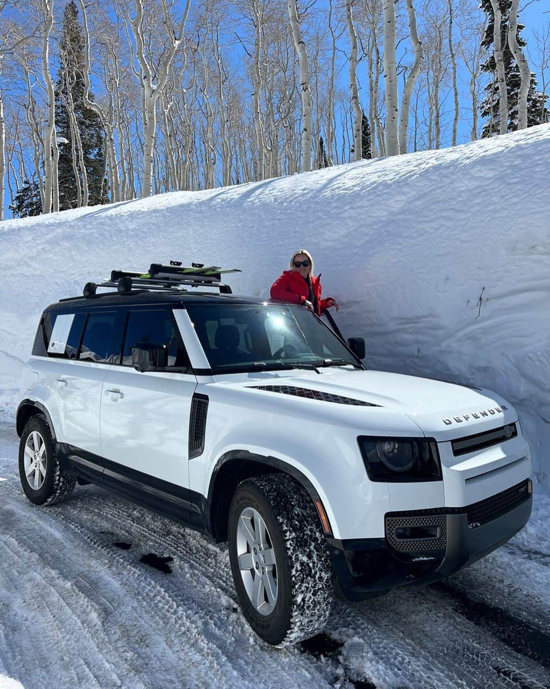 リンゼイ・ボンのインスタグラム：「It snowed a couple of inches this winter…. #400inches」