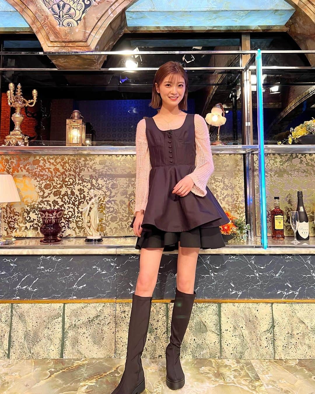 のインスタグラム：「人志松本の酒のツマミになる話 ありがとうございました！🍻  @ezumi.official @dianashoespress  💄　@akiyamahitomi09  👗　@stylistmikuishikawa」