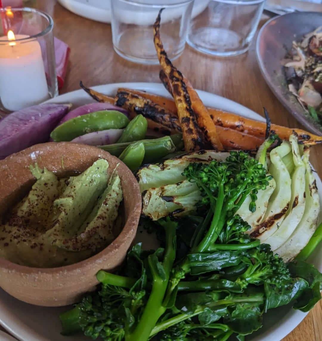 ハナー・ハートさんのインスタグラム写真 - (ハナー・ハートInstagram)「Had ourselves an early evening scoot to The Ruby Fruit. Gals and Gastronomy! All of my favorite carnal arts. Congrats, Queer Los Angeles! 🏳️‍🌈💞」3月18日 11時20分 - harto