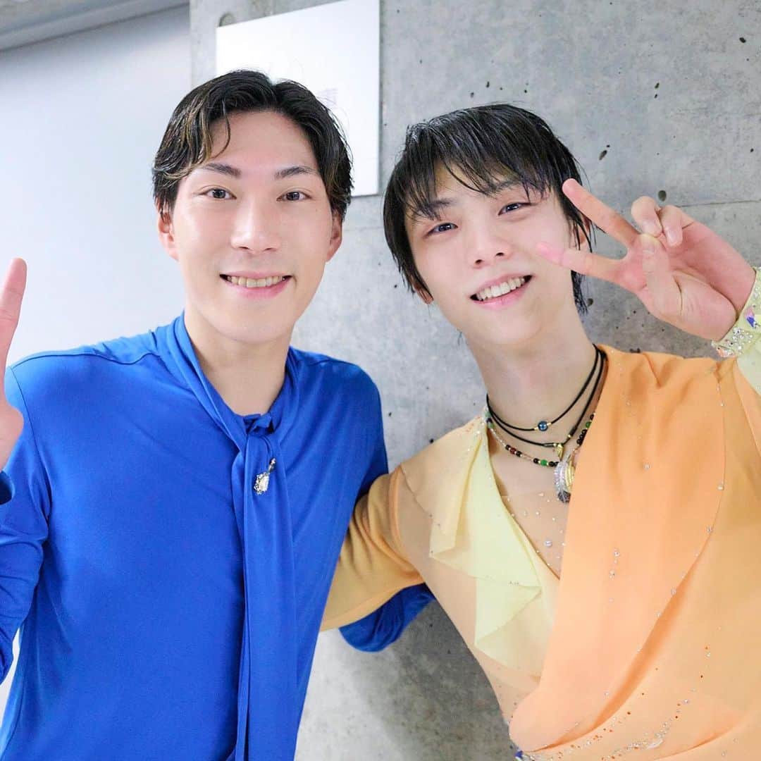 羽生結弦のインスタグラム：「座長が引き寄せた本当に素敵なメンバーたち🫶🏻❤️ #羽生結弦 #yuzuruhanyu #figureskating #figureskater」
