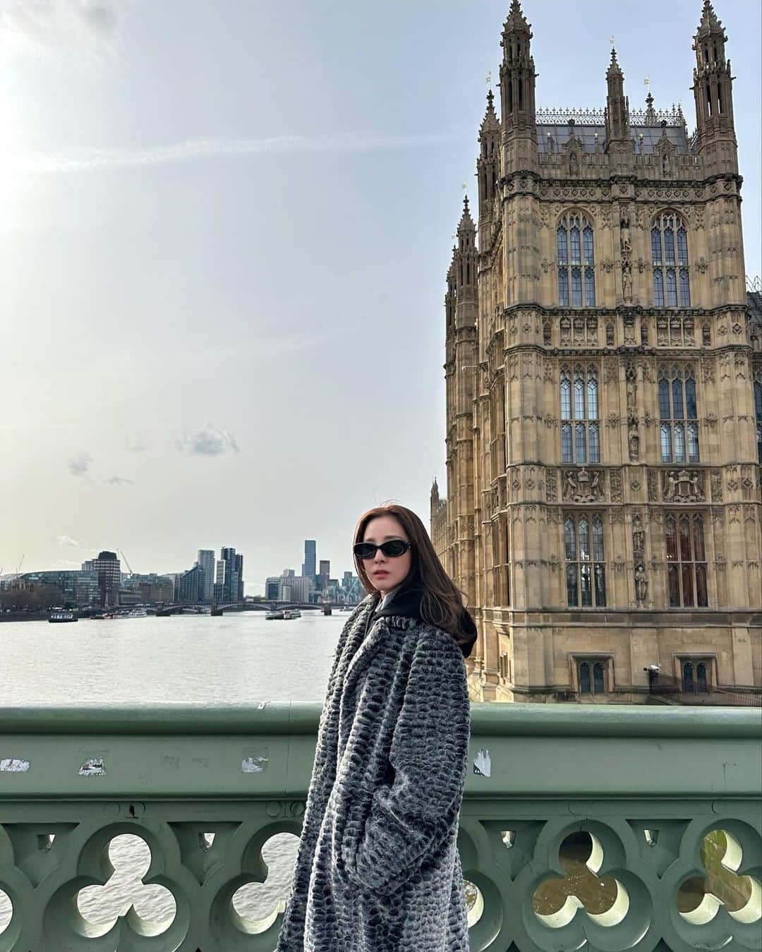 ダラ さんのインスタグラム写真 - (ダラ Instagram)「Dara in London 😎」3月18日 12時18分 - daraxxi