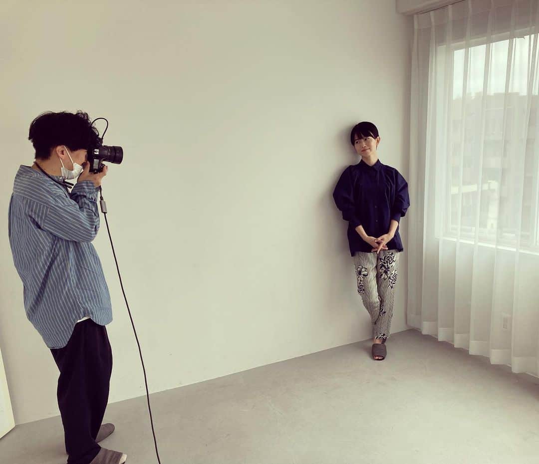 原田佳奈のインスタグラム：「・ ・  プロフィール撮影📷  カメラマン @fujiyabu_yuki_  ヘアメイク　@kaco_make   ありがとうございました😊  出来上がりが楽しみだ〜❣️」
