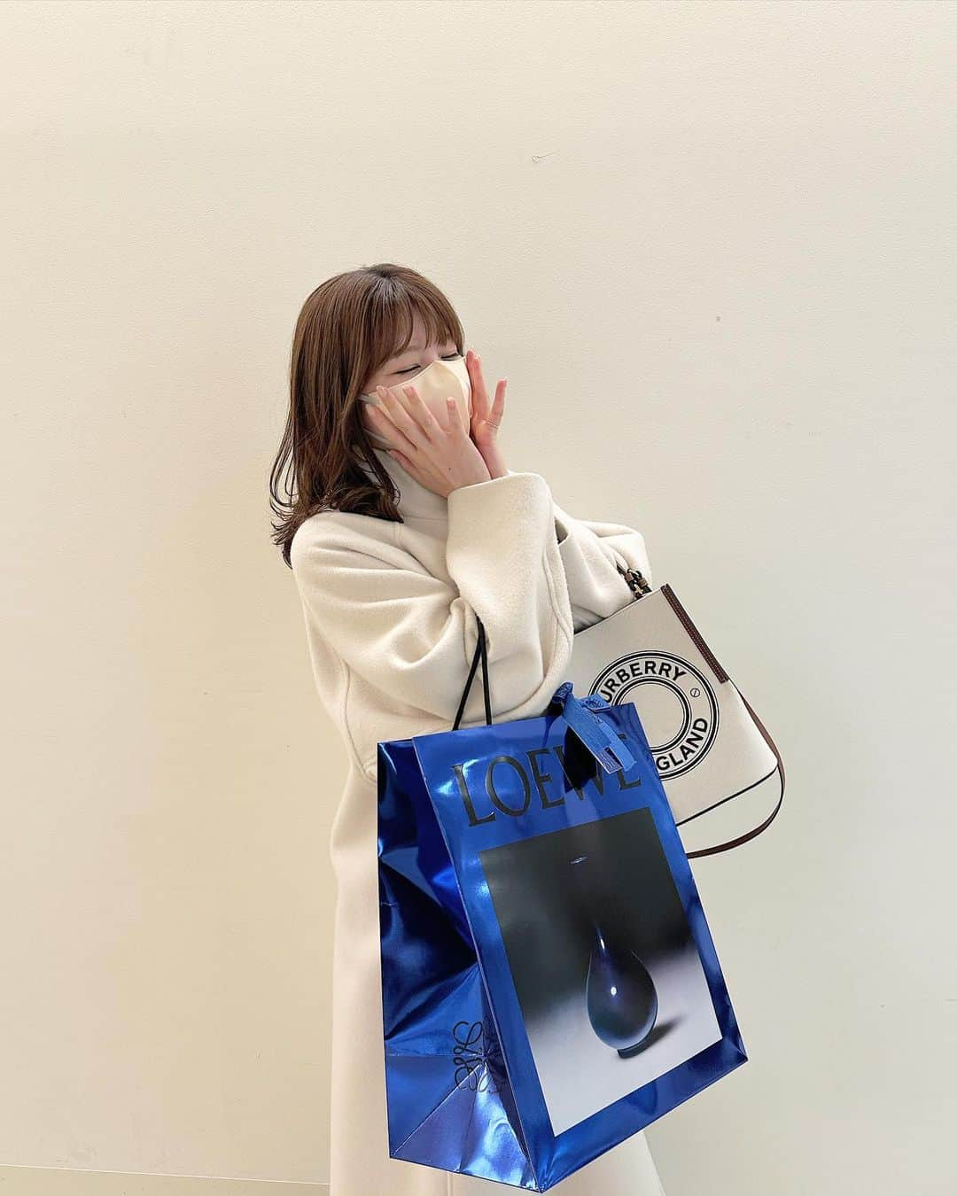 高橋胡桃のインスタグラム：「.#🎁  少し早めの自分への誕生日プレゼントを買い ご機嫌な私です  自分を甘やかすの幸せ☺︎」