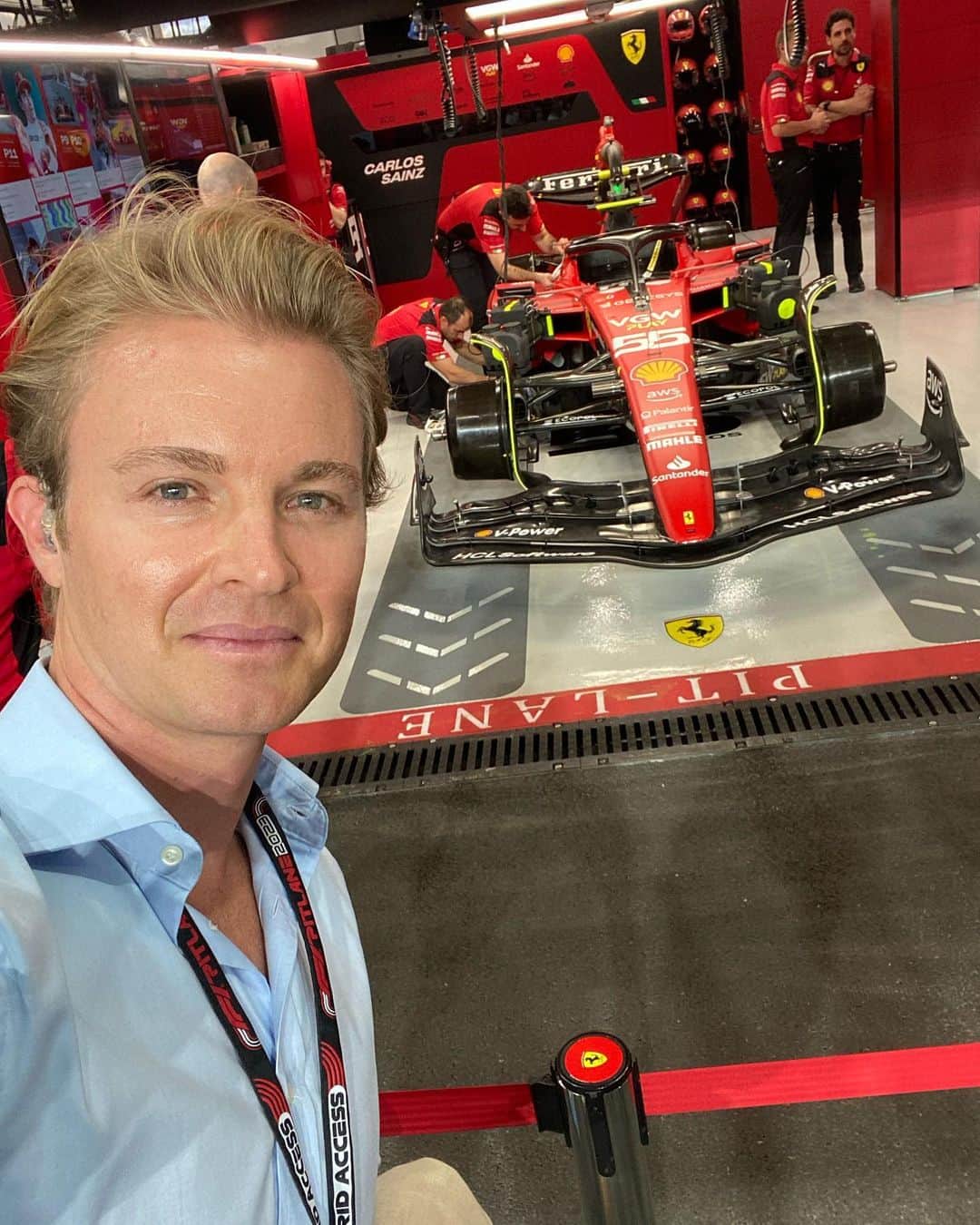 ニコ・ロズベルグのインスタグラム：「Jeddah! Any Ferrari fans out there? #f1 #formula1」