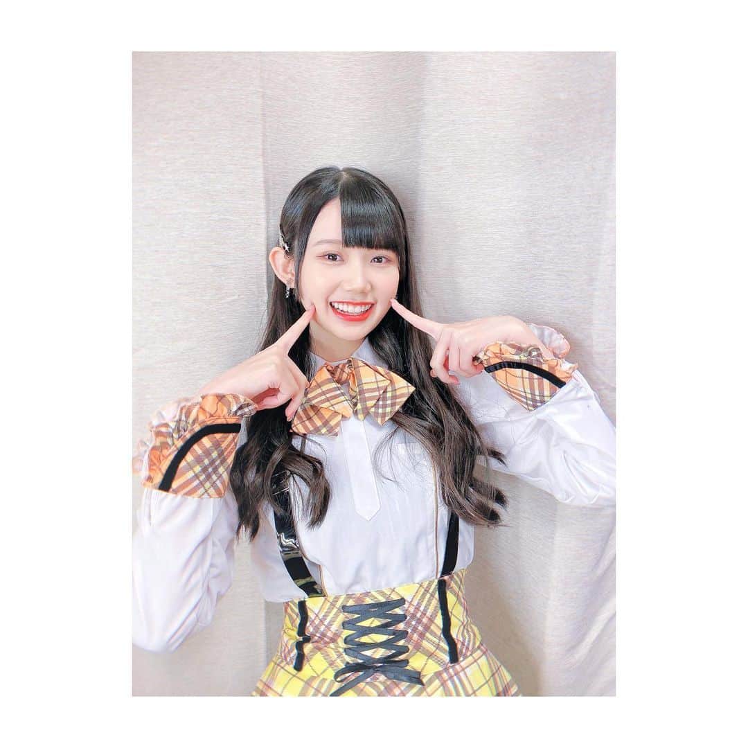 林于馨さんのインスタグラム写真 - (林于馨Instagram)「. 謝謝今天前來觀看 #手牽手公演 的大家 準備已久終於迎來了初日🥳🥳🥳 有些地方也許沒有那麼順暢 未來繼續努力✊🏻 不知道大家最喜歡哪一首！！ 我的話～～好像是 #手牽手 👥⋆* 先發第一套和最後一套的照片紀念～👏🏻 - #手をつなぎながら 初日公演(˶'ᵕ'˶ )‪︎ 見に来てくれた皆さんありがとうございます もっとスムーズにできるように頑張ります📢  皆さんはどの曲が1番好きなのかなー？ ちなみに私は手をつなぎながらですて🖐🏻 記念に最初と最後の衣装の写真を選びました！ - #AKB48 #AKB48TeamTP #TeamTP  #UnitTicTacToe #🔫 #れいち #林于馨 #烏梅劇院 #手牽手 #公演 #初日 #手をつなぎながら公演」3月19日 0時11分 - reichi01_akb48teamtp