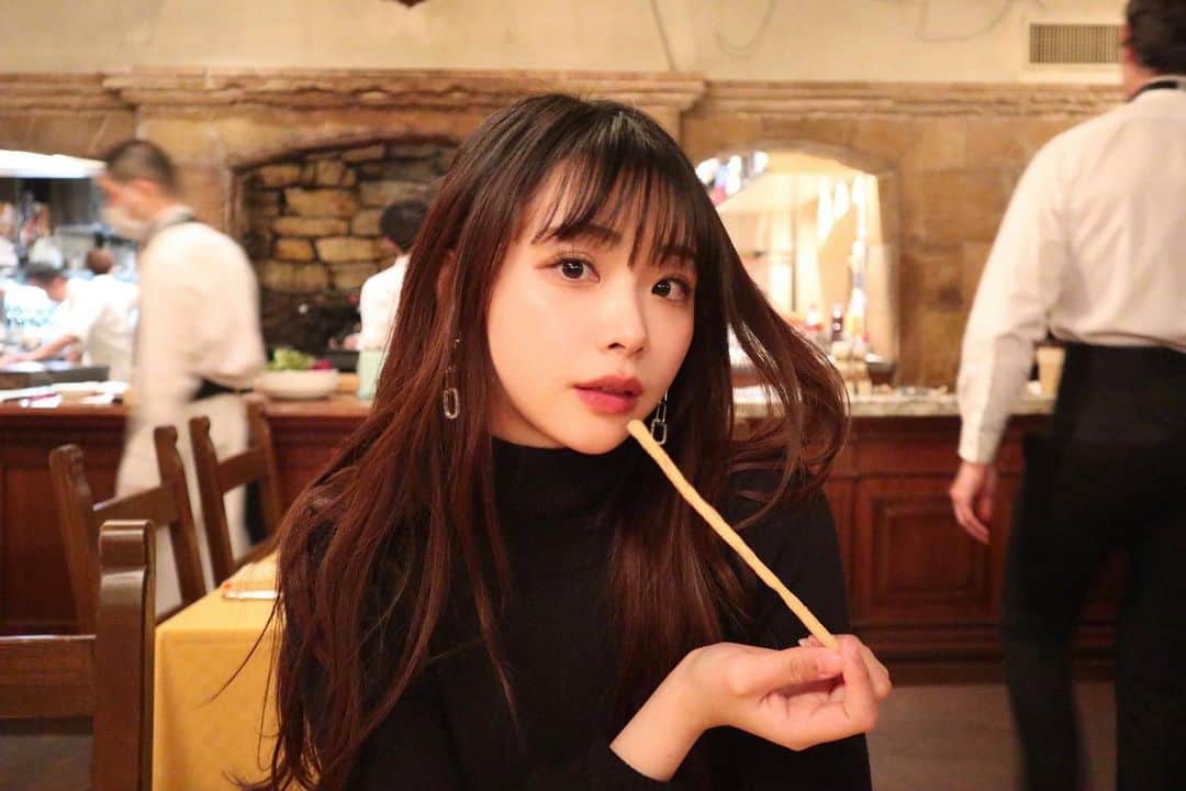 麻生果恩のインスタグラム：「またカメラブーム来てる📷✨  レストランのディナー全部美味しかった🍽」