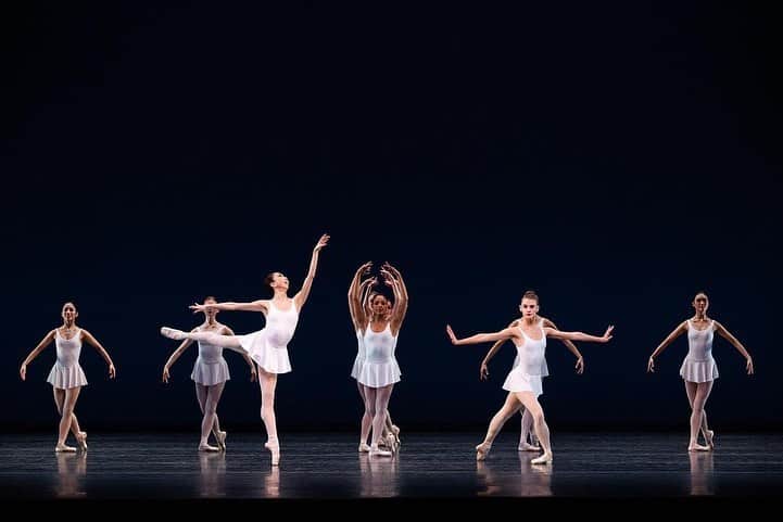 のインスタグラム：「• 2 more chances to see the mix program with “Concerto Barocco”, “Clear” and “Summer and Smoke”⭐️  I will be dancing “Concerto Barocco” tonight (3/18) and “Clear” tomorrow (3/19)🤍  「コンチェルトバロッコ」より。  ミックスプログラムも残り2公演。 公演出演日: 3月18日 「コンチェルトバロッコ」 3月19日 「クリアー」」