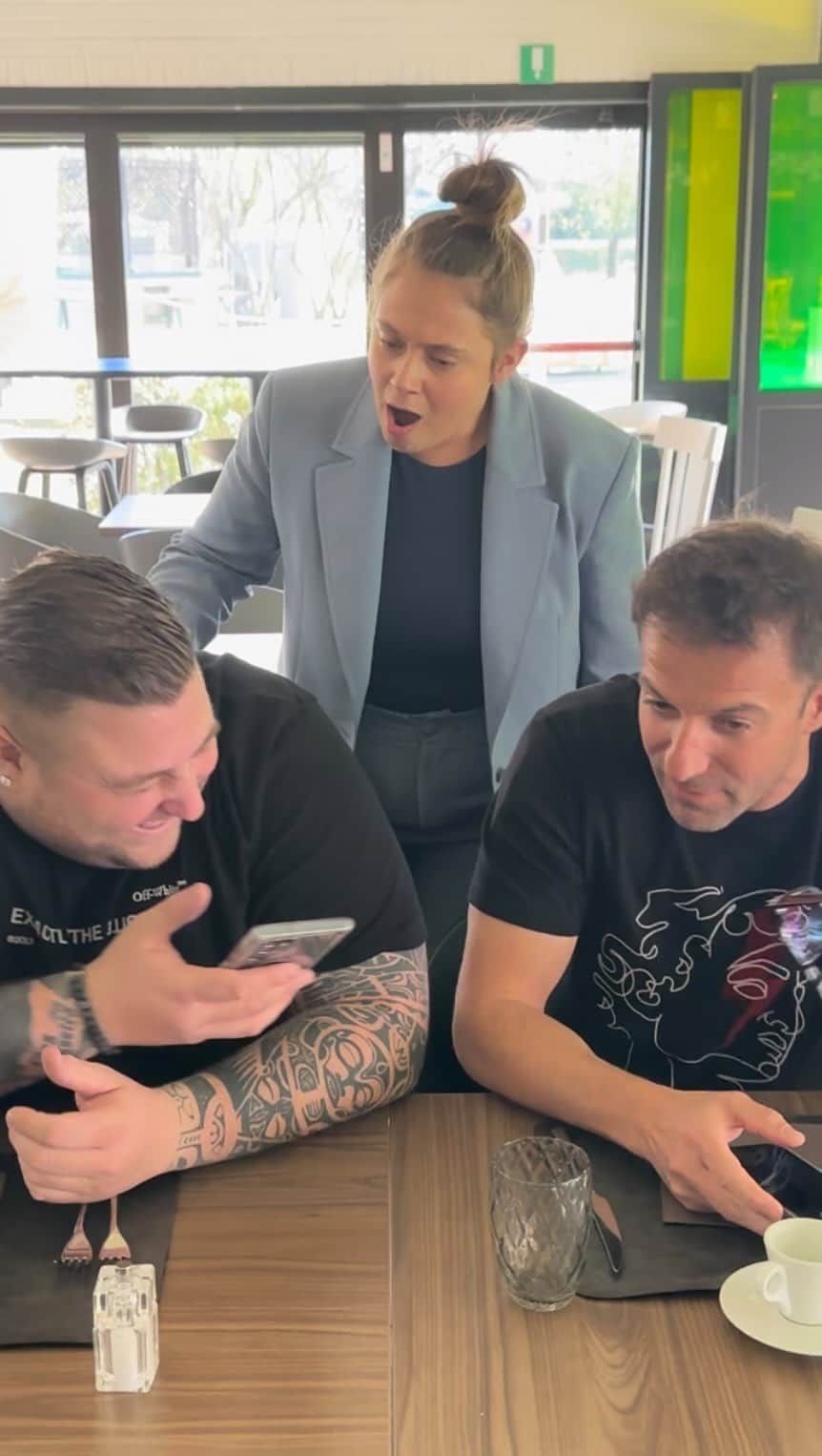 アレッサンドロ・デル・ピエロのインスタグラム：「😂🤣🤣 eeeeeeeee」