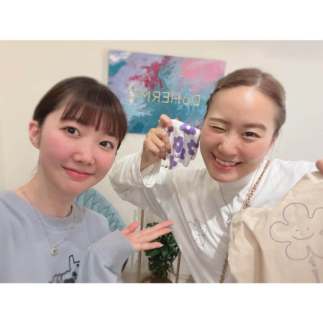 諸星すみれのインスタグラム：「お久しぶりのすーちゃんねる！！ 昨年末の動画をやっと投稿できました… お待たせしてごめんね🥲  皆さんから募集した2022年の嬉しかったエピソードを紹介してます！  よもぎ蒸しにはすっかりハマって今も定期的に通わせてもらってます◎ みきちゃんと会うと元気もらえるんだ〜 実はこの間の「Be Smile!!」にも来てくれたのです みきちゃんいつもありがとう〜〜  #dohermo #dohermo恵比寿本店 #よもぎ蒸し #生薬 #健康 #美肌 #冷え性改善」