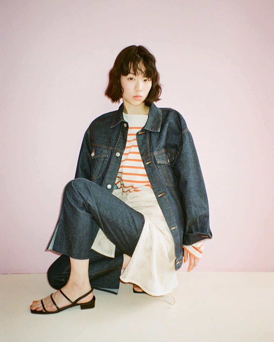 片山友希のインスタグラム：「NEW CLASSIC  自分らしく着こなす主役服 @lowrysfarm_official   photographer：Keita Goto［ W ］ stylist：Ayano Nakai hair& make：Taeko Suda model：Yuki Katayama  art direction& Design：Hiroe Nakamura edit：Shunta Suzuki［ Rhino inc. ］」