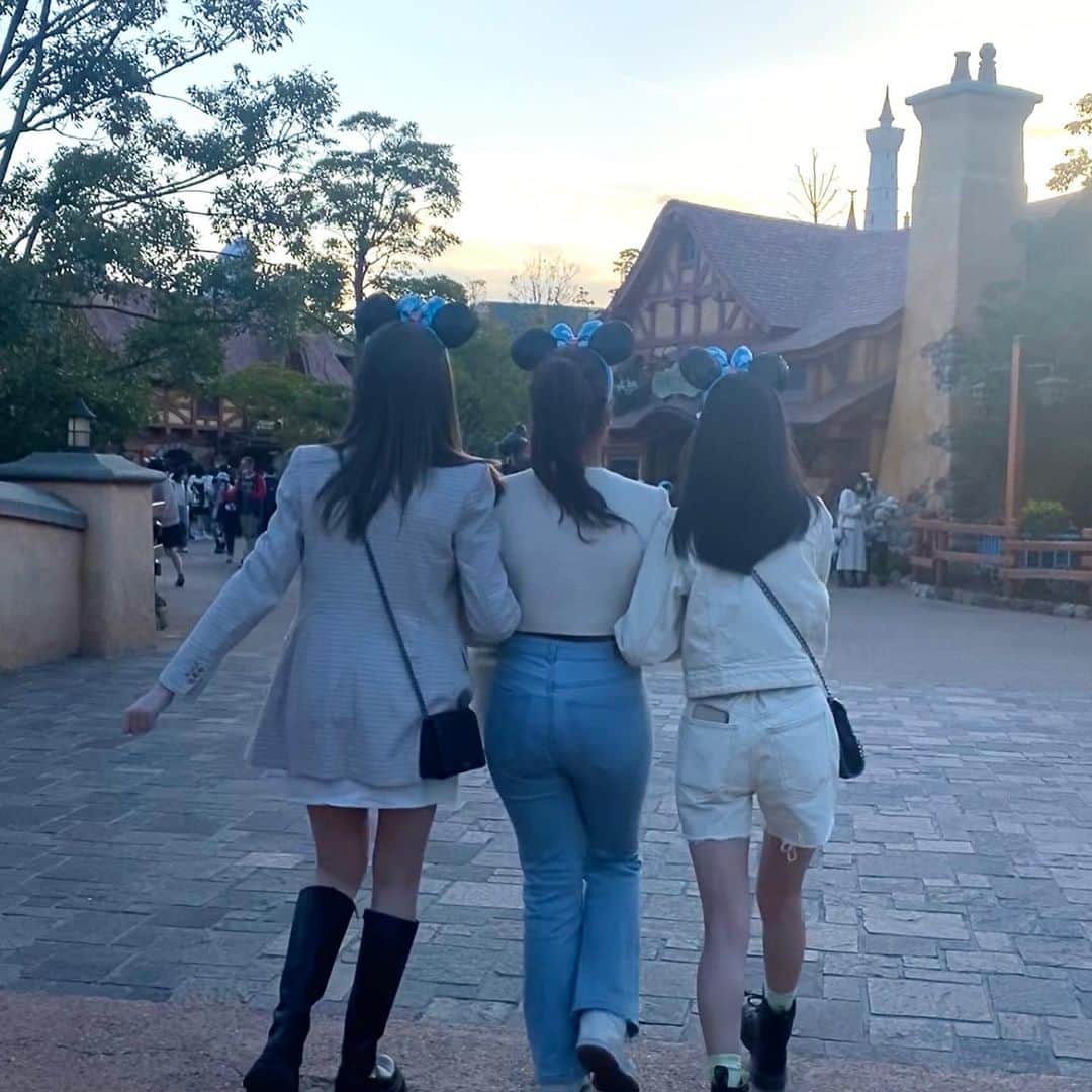小林紗良のインスタグラム：「🫶🏻🫶🏻🫶🏻」