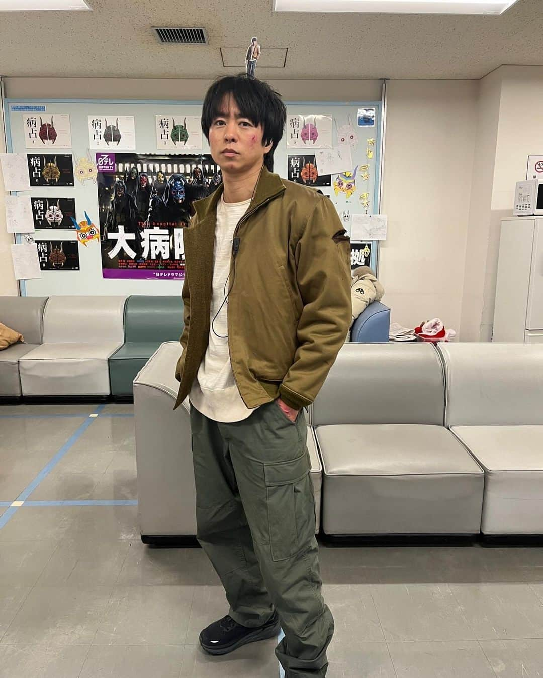 大病院占拠さんのインスタグラム写真 - (大病院占拠Instagram)「ついに今夜、最終回‼️ 3/18(土)夜10時放送📺  ／ このオフショットシリーズラストを飾るのは…この方！ついにご本人とコラボ😆  #櫻井翔 さんの #むさしといっしょ  武蔵の頭にむさし😂 ＼  今夜の最終回、鬼退治👹💥最終決戦に挑む武蔵の勇姿を見届けて下さい！  #️⃣大病院占拠 ↑ 21:50頃〜放送中に🙇‍♀️」3月18日 17時16分 - daibyoinsenkyo_ntv