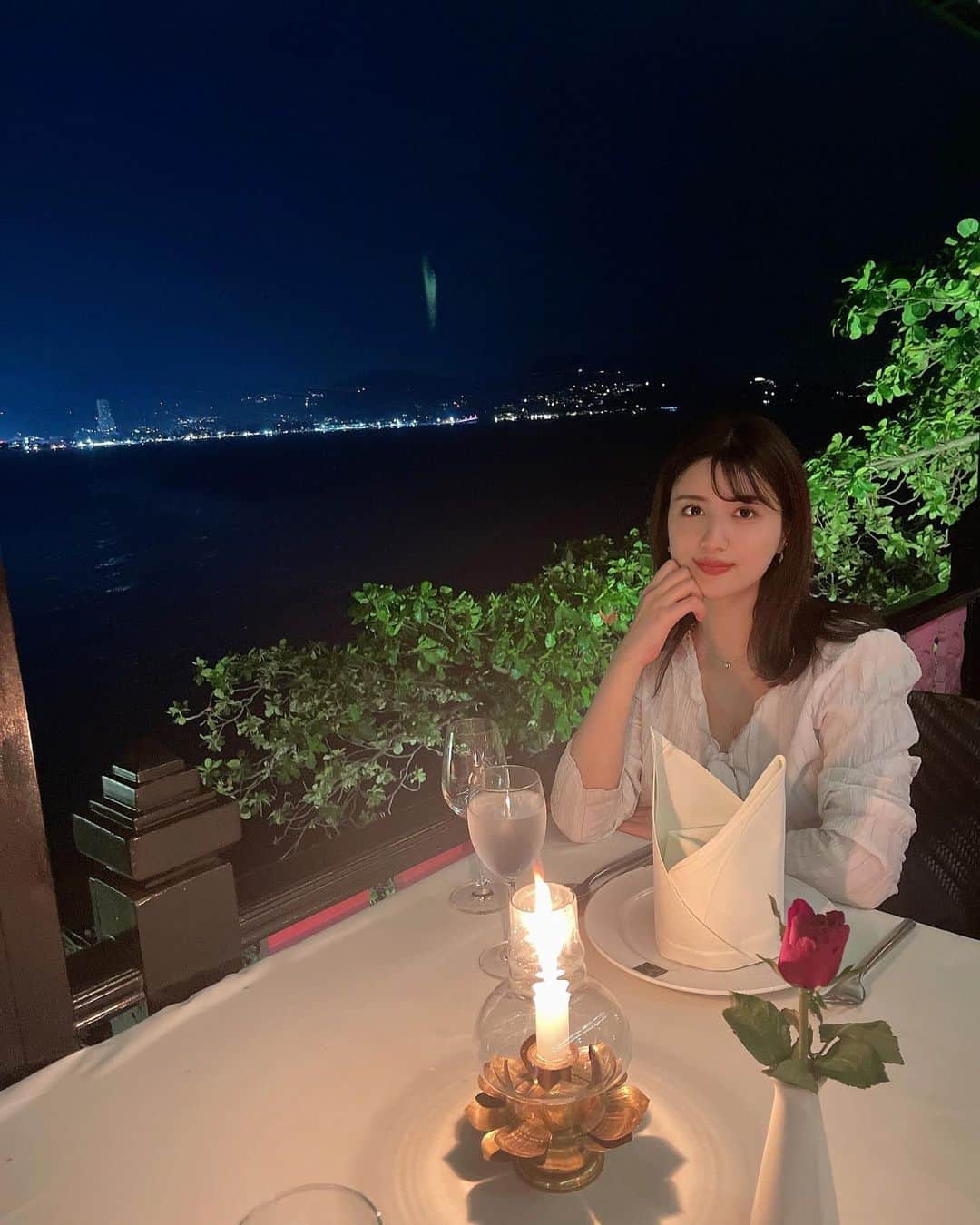 のインスタグラム：「雰囲気素敵なレストラン🍽🌹」