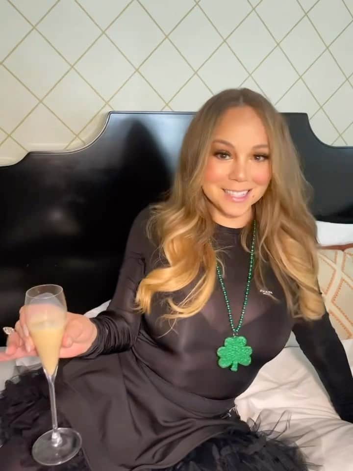 マライア・キャリーのインスタグラム：「Happy St. Patrick’s Day!! 🤎☘️ @goblackirish」