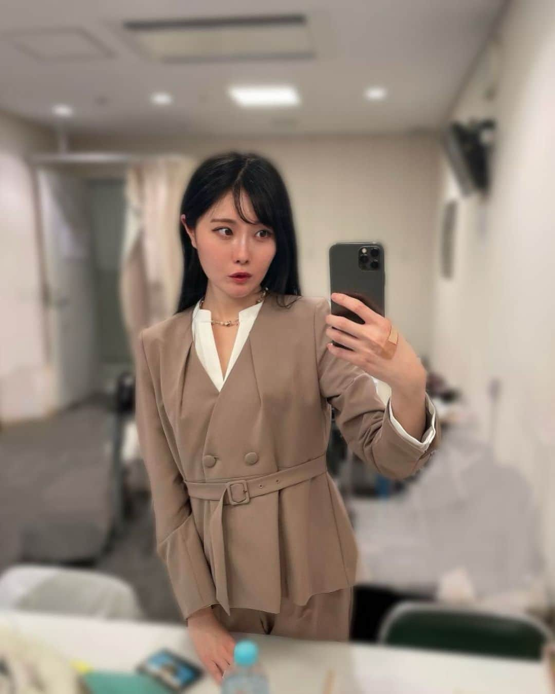 谷真理佳さんのインスタグラム写真 - (谷真理佳Instagram)「🎭 舞台『LIAR GAME murdermystery』 有難うございました！  3月11日公演は3月18日(土)まで ※1週間のアーカイブ期間となります。 ネタバレ禁止台本無しの舞台 ずーっとドキドキしてました😳 すごく面白いのでお見逃しないように✨  お洒落な衣装でした╰(*´︶`*)╯💖」3月18日 18時36分 - marika_tani