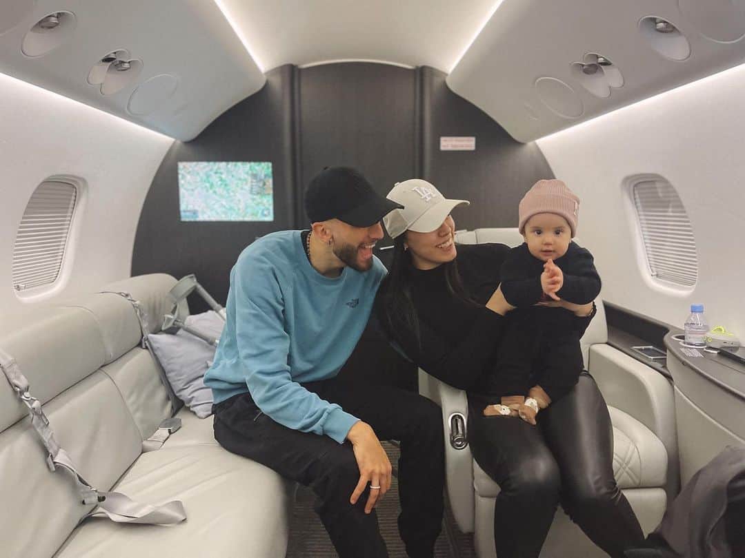 ロドリゴ・ベンタンクールのインスタグラム：「✨ 9 meses ✨ Te amamos tanto Luchi 💛」