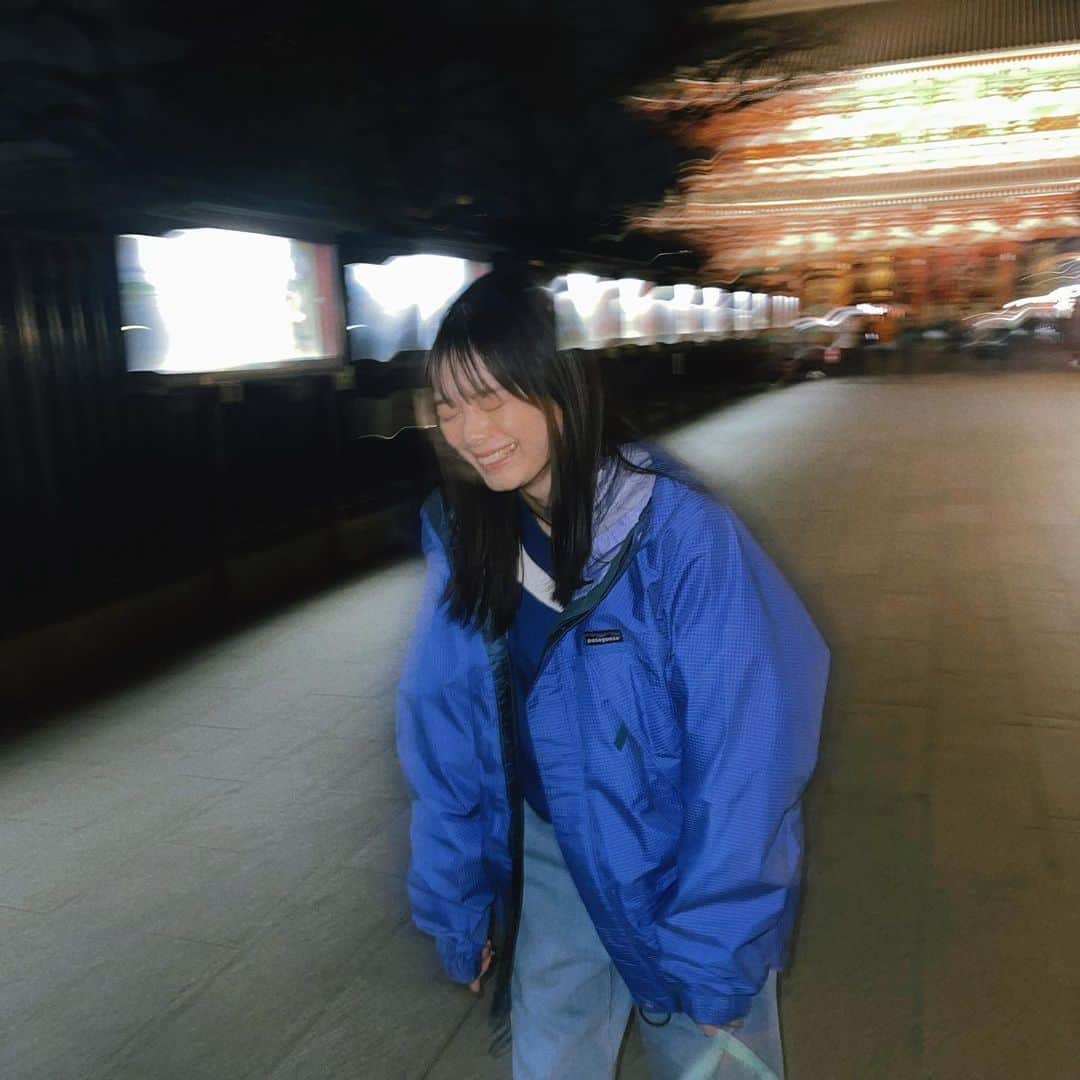 紺野彩夏のインスタグラム：「MEN'S NON-NO 4月号 出てます☺︎ ぜひ〜！ 浅草楽しかった〜⚾️🥪」