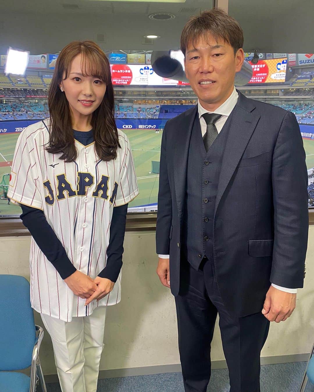 柴田美奈さんのインスタグラム写真 - (柴田美奈Instagram)「いま、日本中が沸いている侍ジャパン⚾️✨ 今日の試合前、元WBC戦士・井端弘和さんに、 世界一奪還のためのキーマンや、準決勝の相手メキシコ🇲🇽の 印象などをたっぷり伺いました！ ⁡ あさって3/20(月)のニュースONE 18時台で放送予定です！ ⁡ ※着用のユニホームは私物ではありません！お借りしました！」3月18日 19時28分 - mina__shibata