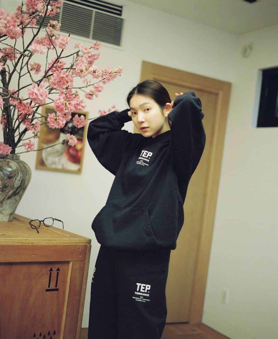 のインスタグラム：「🧤 @stylistshibutsu @plllllleeeasse @ennoy_com 🌟」