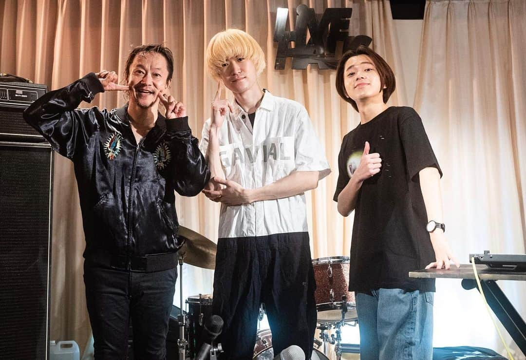 SASUKEのインスタグラム：「本日、中村 達也さん,オオツカリクさんと"THUNDER DOME SESSIONS" 気がついたら約1時間ぶっ通し...休憩挟んでもう一度セット。音も内容も刺激でしかない⚡︎ ありがとうございました！！」