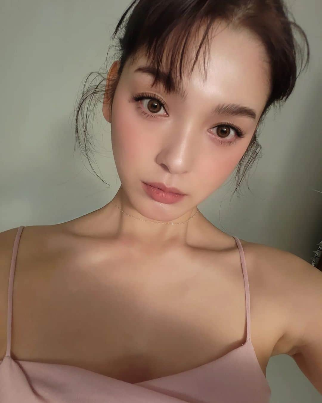 永井麻央のインスタグラム：「. 봄이 온줄 알았는데 갑자기 다시 겨울로 돌아가서 감기 조심해요🌸 봄 빨리와라..💓 、 韓国は春が来たと思ったのに急にまた冬に戻りました😣 風邪引かないようにね🥹 春よ早く来い🌸」