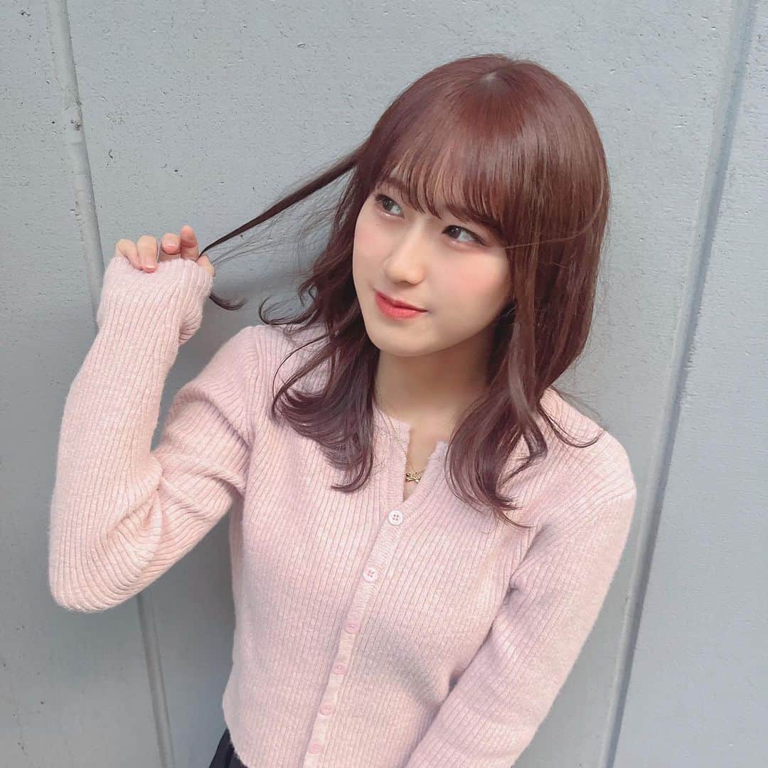 川平聖のインスタグラム：「高校卒業して髪の毛染めました!! どうでしょうか？ 念願すぎて本当にうれしい🫶」