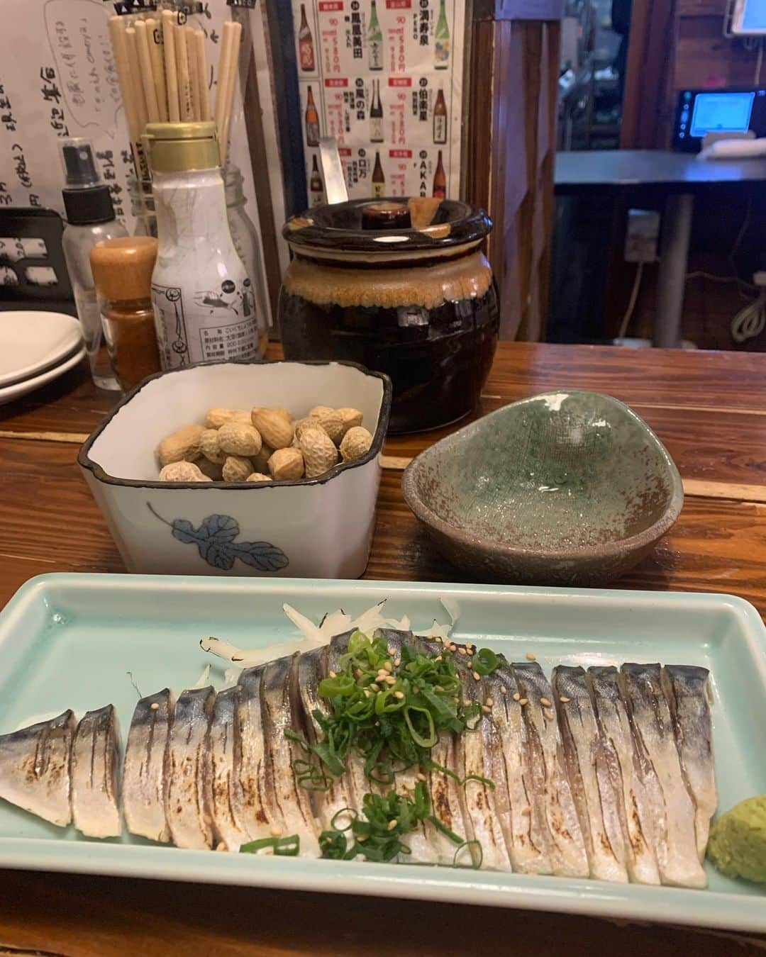 熊田和花さんのインスタグラム写真 - (熊田和花Instagram)「人生で一番美味しい焼き鳥屋さんに出会った おしえな〜い ゆで落花生ほんと美味しい🥜  #ビール #赤星 #日本酒居酒屋 #日本酒 #居酒屋 #焼き鳥 #〆鯖」3月18日 20時46分 - wa_flower_