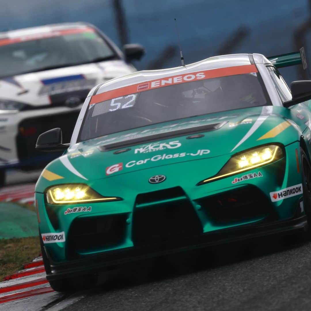 有栖未桜さんのインスタグラム写真 - (有栖未桜Instagram)「スーパー耐久Rd.1 鈴鹿戦🏎🏁 ⁡ 52号車は予選の結果 明日はポールポジションからの スタートとなります🥹💚💚 ⁡ 開幕戦からほんとにすごい…！！！ 明日の決勝も楽しみですね✨ ⁡今年も大好きなチームで応援できる喜びを 噛み締めて明日もたくさん応援したいと思います🤘🏻💚💚💚  ⁡ ⁡ 今日は久しぶりにみんなに会えて 嬉しかったなぁ☺️☺️ 新しいコスもお披露目できてよかったし みんなに可愛いて言ってもらえて嬉しかった！！！🤘🏻 ⁡ 寒かったから風邪ひかないように今日は暖かくしてね！ 明日も元気で会おうね🥹💚💚 ⁡ ⁡ ⁡ ⁡ #スーパー耐久 #s耐 #埼玉トヨペットgreenbrave #greenbrave #埼玉トヨペットサポーターズ2023 #レースクイーン #rq #コスプレイヤー #ショートカッ党 #ポートレートモデル #有栖未桜 #みおるー沼 #followme」3月18日 20時47分 - miiion_official