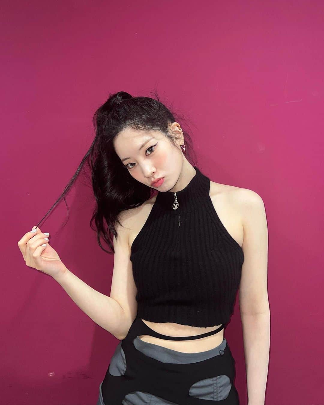 ダヒョンのインスタグラム：「오늘 음중🖤」